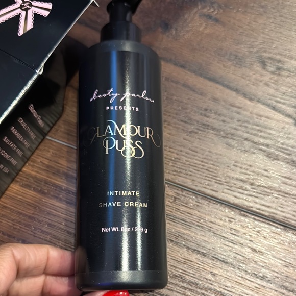 Booty Parlor NWT Glamour Puss Intimate Shave Cream 8 oz. - Picture 5 of 6